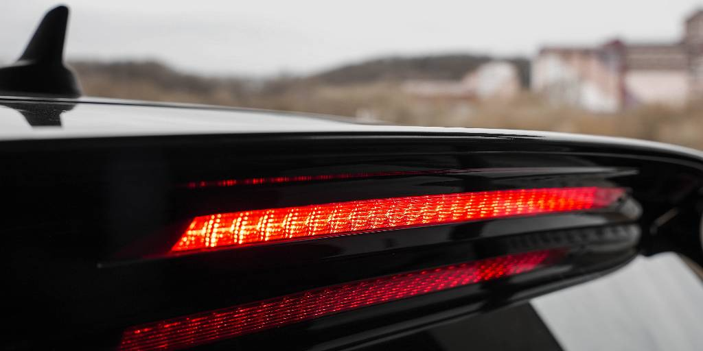 ロック/アンロック時にサードブレーキライトを点灯